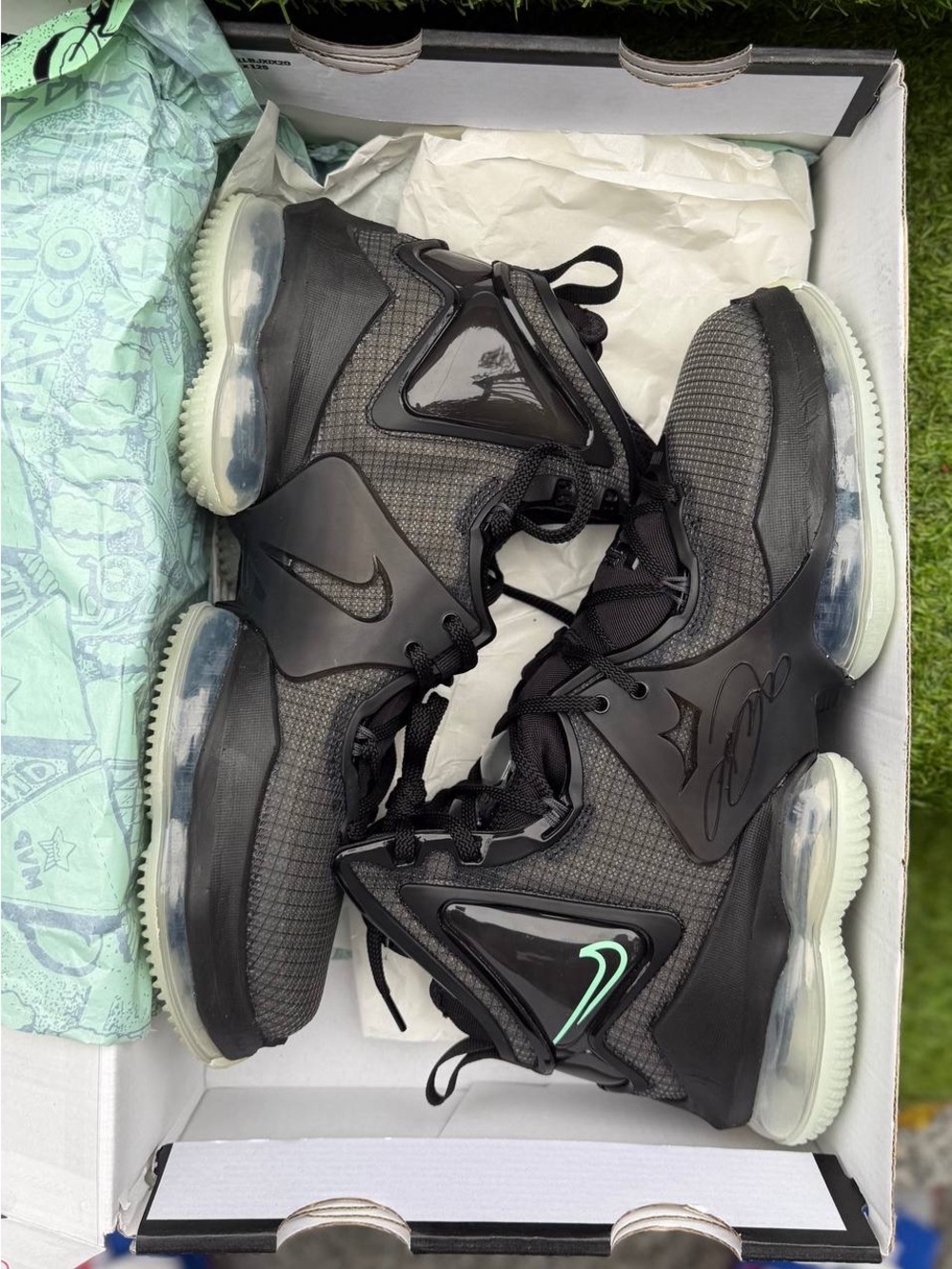 Nike LeBron 19 Black Anthracite Green Glow Men’s Shoes CZ0203-003